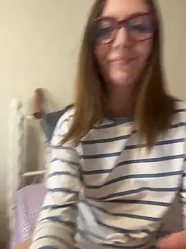 BeatriceTender online show from April 2026 07:05:02 PM