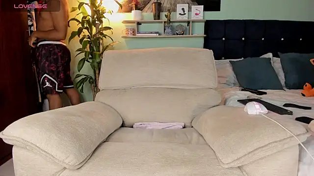 Neganhot  online show from March 2026 12:37:02 AM