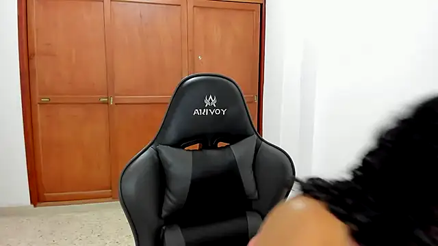 avellanatammy online show from December 2024 01:47:01 AM