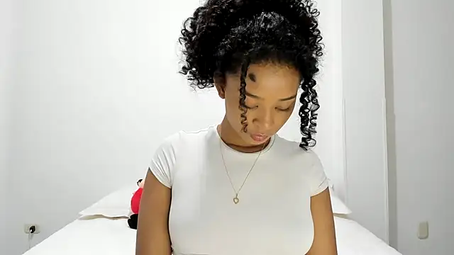 avellanatammy online show from December 2024 03:24:01 AM