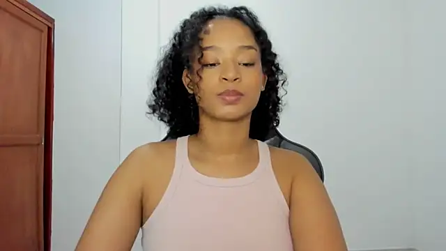 Snapshot of avellanatammy chatting on December 2025 11:32:02 PM avellanatammy online show from December 2025 11:32:02 PM