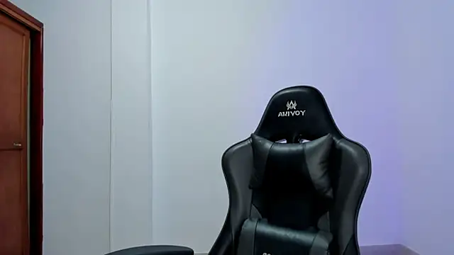 Snapshot of avellanatammy chatting on December 2025 01:25:02 AM avellanatammy online show from December 2025 01:25:02 AM