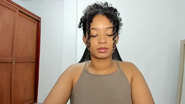 Snapshot of avellanatammy chatting on February 2026 01:57:02 AM avellanatammy online show from February 2026 01:57:02 AM