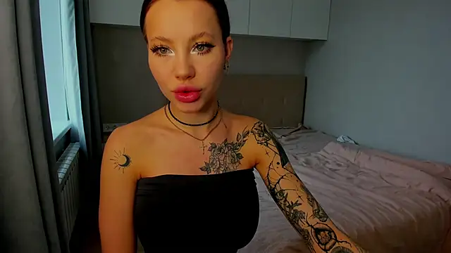 Snapshot of Patricia_bloom chatting on October 2025 02:23:02 AM Patricia bloom online show from October 2025 02:23:02 AM