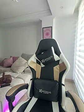 Dj scarlettmorreti online show from April 2026 06:34:01 PM