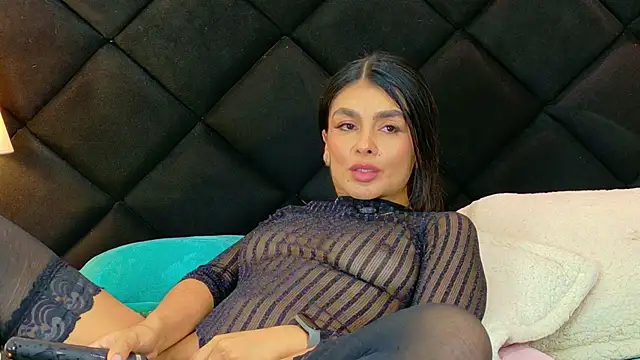 Holly Brensonexx  online show from December 2025 03:01:02 AM