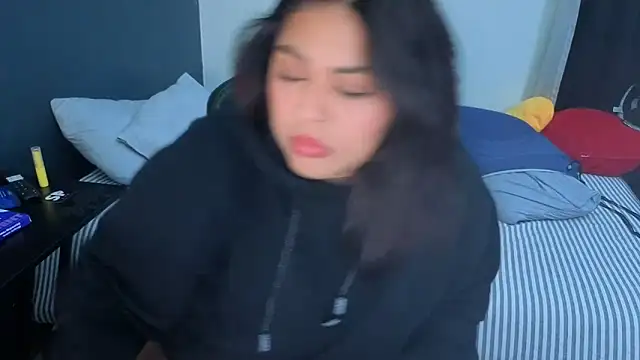 miacanela xo online show from March 2026 11:33:01 PM