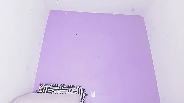 Snapshot of vale_ross_ chatting on November 2025 03:06:02 AM vale ross online show from November 2025 03:06:02 AM