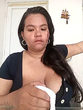 Snapshot of Julieta-tits chatting on May 2026 02:57:02 PM Julieta-tits online show from May 2026 02:57:02 PM