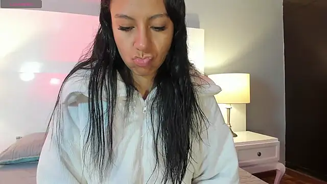 Tamaraakins online show from November 2025 12:55:01 PM