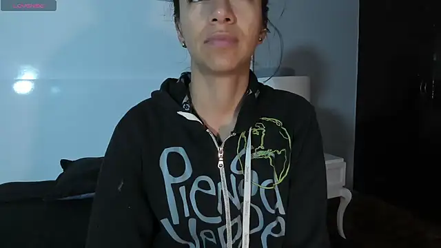 Tamaraakins online show from November 2025 12:20:01 PM