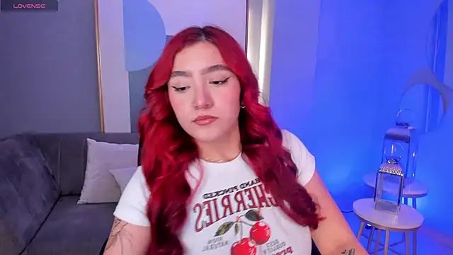 Snapshot of ViolettCastel chatting on January 2025 07:40:01 PM ViolettCastel online show from January 2025 07:40:01 PM