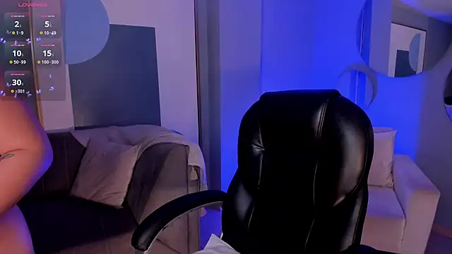 Snapshot of ViolettCastel chatting on March 2025 07:31:02 PM ViolettCastel online show from March 2025 07:31:02 PM