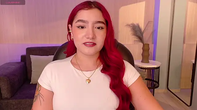 Snapshot of ViolettCastel chatting on November 2025 07:37:01 PM ViolettCastel online show from November 2025 07:37:01 PM