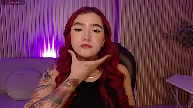 Snapshot of ViolettCastel chatting on November 2025 07:25:01 PM ViolettCastel online show from November 2025 07:25:01 PM