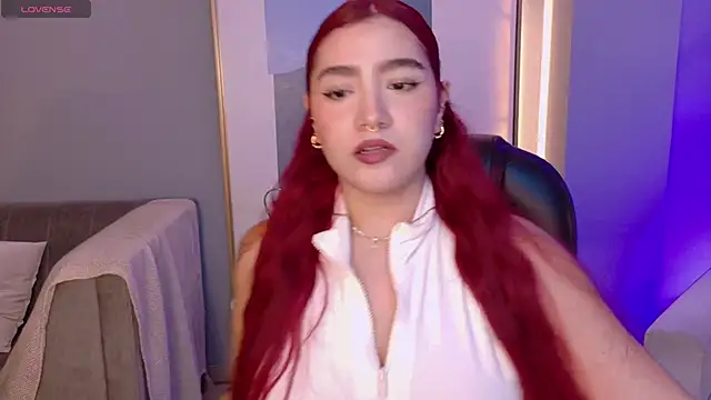 Snapshot of ViolettCastel chatting on November 2025 07:13:01 PM ViolettCastel online show from November 2025 07:13:01 PM