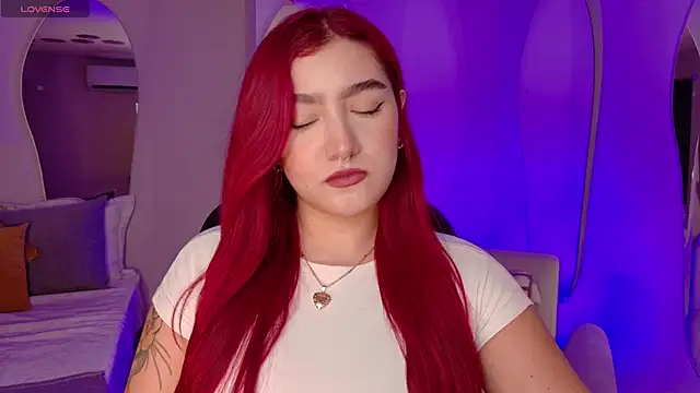 Snapshot of ViolettCastel chatting on November 2025 07:32:02 PM ViolettCastel online show from November 2025 07:32:02 PM