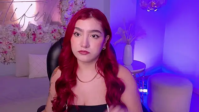 Snapshot of ViolettCastel chatting on November 2025 07:13:01 PM ViolettCastel online show from November 2025 07:13:01 PM