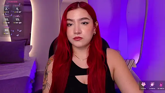 Snapshot of ViolettCastel chatting on November 2025 07:27:01 PM ViolettCastel online show from November 2025 07:27:01 PM