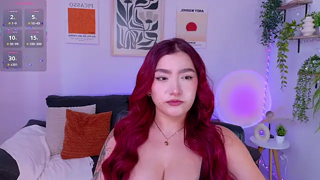 Snapshot of ViolettCastel chatting on June 2026 07:03:02 PM ViolettCastel online show from June 2026 07:03:02 PM