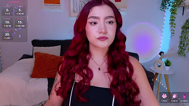 Snapshot of ViolettCastel chatting on June 2026 12:25:01 AM ViolettCastel online show from June 2026 12:25:01 AM