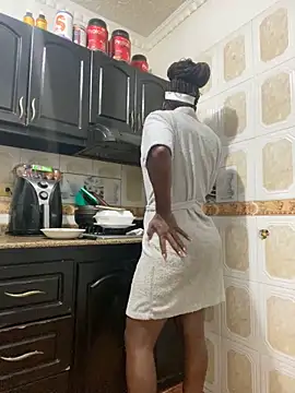 Snapshot of sweetsarabig22cm chatting on March 2025 05:05:02 AM sweetsarabig22cm online show from March 2025 05:05:02 AM