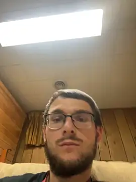 Snapshot of hungkubenski chatting on October 2025 12:32:01 AM hungkubenski online show from October 2025 12:32:01 AM