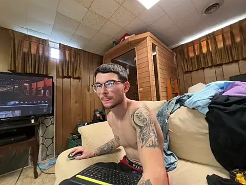 Snapshot of hungkubenski chatting on October 2025 07:20:01 PM hungkubenski online show from October 2025 07:20:01 PM