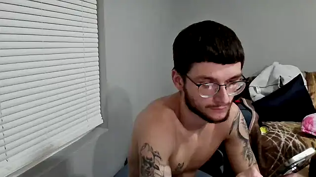 Snapshot of hungkubenski chatting on December 2025 02:17:02 AM hungkubenski online show from December 2025 02:17:02 AM