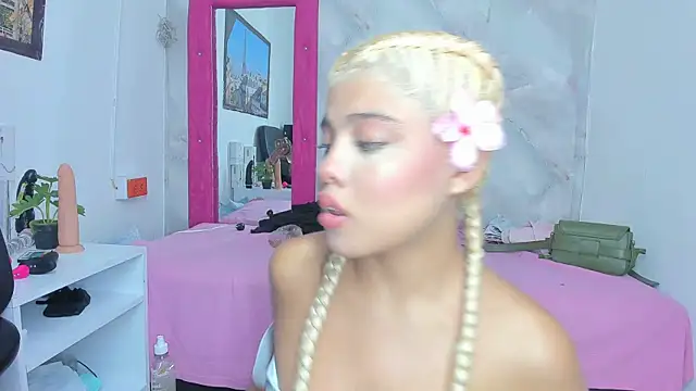Snapshot of sofiacastillo01 chatting on June 2026 01:35:01 PM sofiacastillo01 online show from June 2026 01:35:01 PM