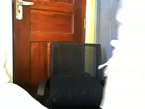 Snapshot of Sexy_burberry chatting on October 2025 09:21:02 AM Sexy burberry online show from October 2025 09:21:02 AM