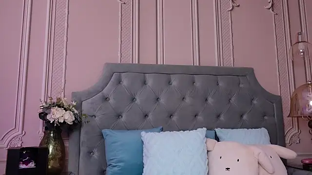 LucyAddison online show from April 2026 04:11:01 AM