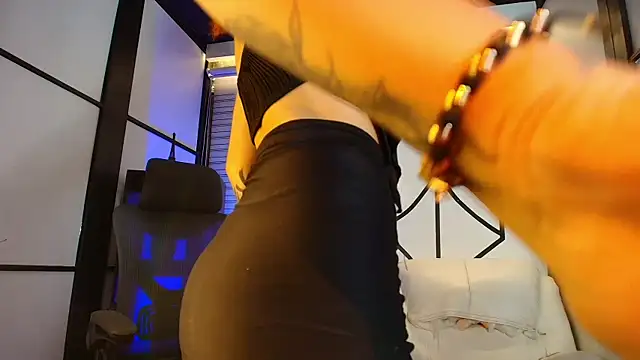 Snapshot of VictoriaRosse_ chatting on January 2025 02:14:01 AM VictoriaRosse online show from January 2025 02:14:01 AM