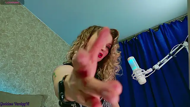 Snapshot of VerdgyMiller chatting on December 2025 07:14:02 AM VerdgyMiller online show from December 2025 07:14:02 AM