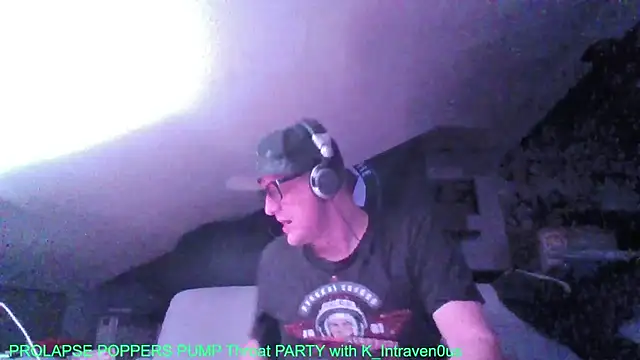 Bigthroaterboy online show from October 2025 09:37:01 PM