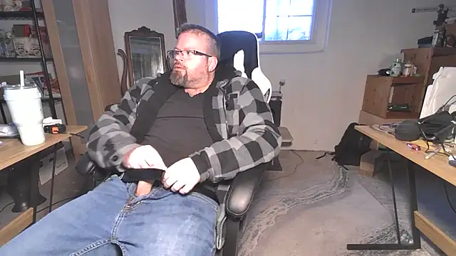 Snapshot of MagnusCockus chatting on March 2025 10:38:01 PM MagnusCockus online show from March 2025 10:38:01 PM