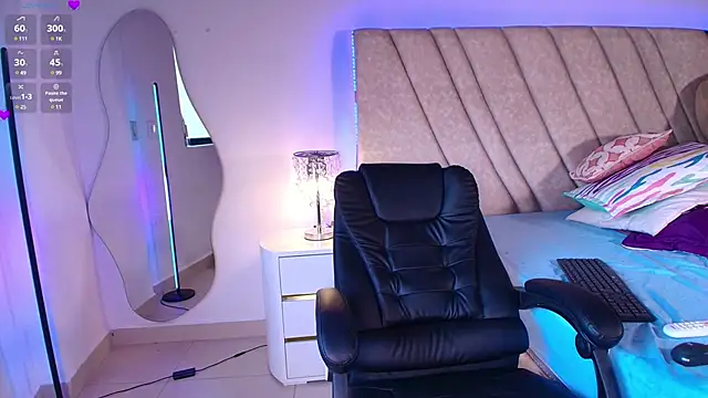 LeahPrada  online show from December 2024 09:19:01 PM