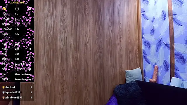 Molly ADY online show from November 2025 07:24:01 PM