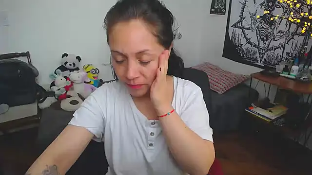 lili peach online show from September 2025 05:46:01 PM