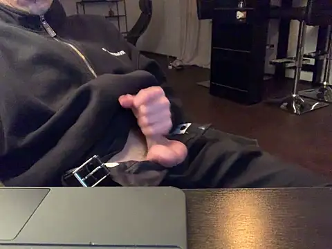 KendrickJiz online show from May 2026 08:14:01 PM