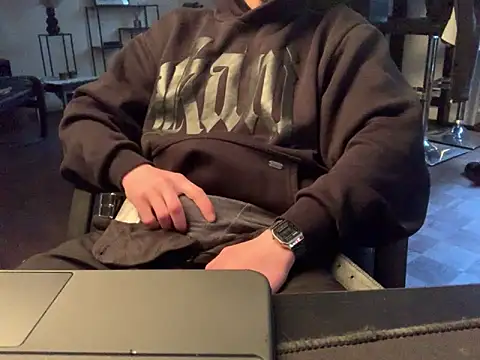 KendrickJiz online show from May 2026 06:27:02 PM