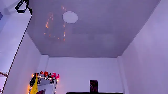 Snapshot of kerlysmith_24 chatting on January 2025 04:09:01 PM kerlysmith 24 online show from January 2025 04:09:01 PM