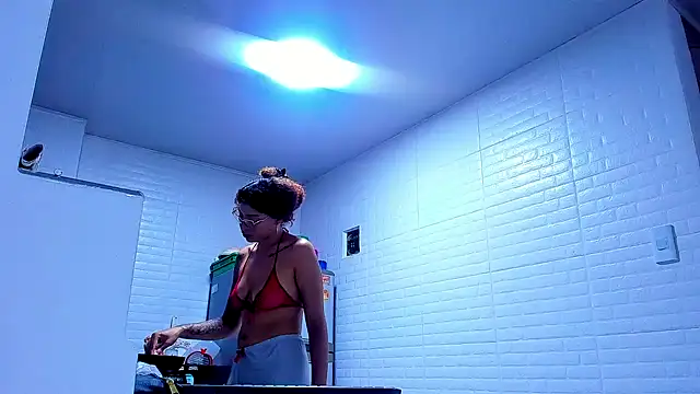 Snapshot of kerlysmith_24 chatting on February 2025 07:27:01 PM kerlysmith 24 online show from February 2025 07:27:01 PM