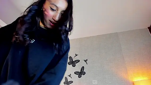 Snapshot of LyaEvanss chatting on February 2025 08:17:01 AM LyaEvanss online show from February 2025 08:17:01 AM