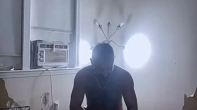 Snapshot of DaddySnowXX chatting on September 2025 02:02:01 AM DaddySnowXX online show from September 2025 02:02:01 AM