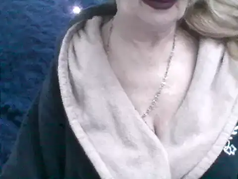 CarlyTreat online show from January 2025 01:30:01 PM