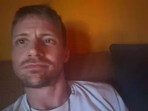 Snapshot of trash4cash chatting on April 2026 11:29:01 PM trash4cash online show from April 2026 11:29:01 PM