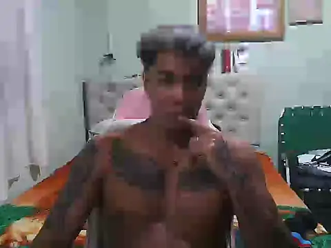 Snapshot of TuVergon2026 chatting on February 2026 01:50:02 AM TuVergon2026 online show from February 2026 01:50:02 AM