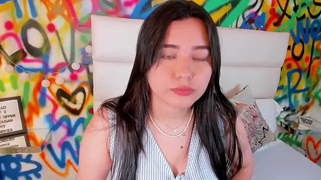 Liana Bernocchi online show from November 2025 08:29:02 PM