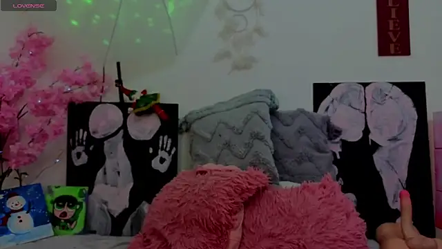 KilyetVera3x online show from December 2025 04:52:02 AM